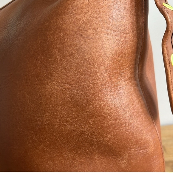 2014 Coach Duffle Bag - Picture 11 of 16